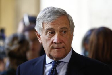 Quirinale, Tajani: “Non accettiamo veti da Pd e M5S su Berlusconi”