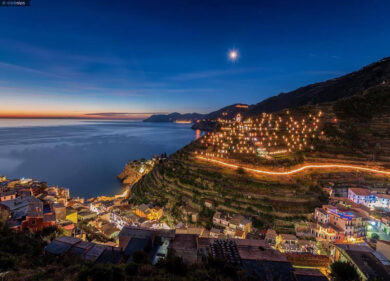Natale 2021, a Manarola (Cinque Terre) il Presepe più grande del mondo. VIDEO