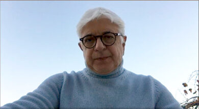 Perrino: “Cari virologi, diteci la verità su Omicron: è solo un’influenza?”