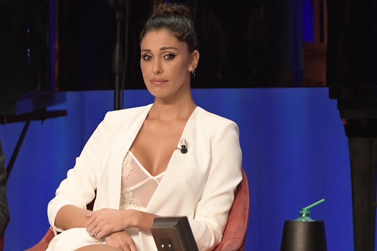 Nina Moric vs Belen: “Ha baciato Carlos sulla bocca”, lui nega: “Stro***te” Nina Moric vs Belen: “Ha baciato Carlos sulla bocca”, lui nega: “Stro***te”