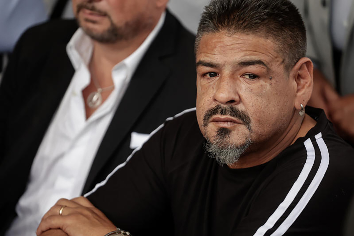 Maradona, morto il fratello Hugo: aveva 52 anni, era rimasto a vivere a Napoli Maradona, morto il fratello Hugo: aveva 52 anni, era rimasto a vivere a Napoli