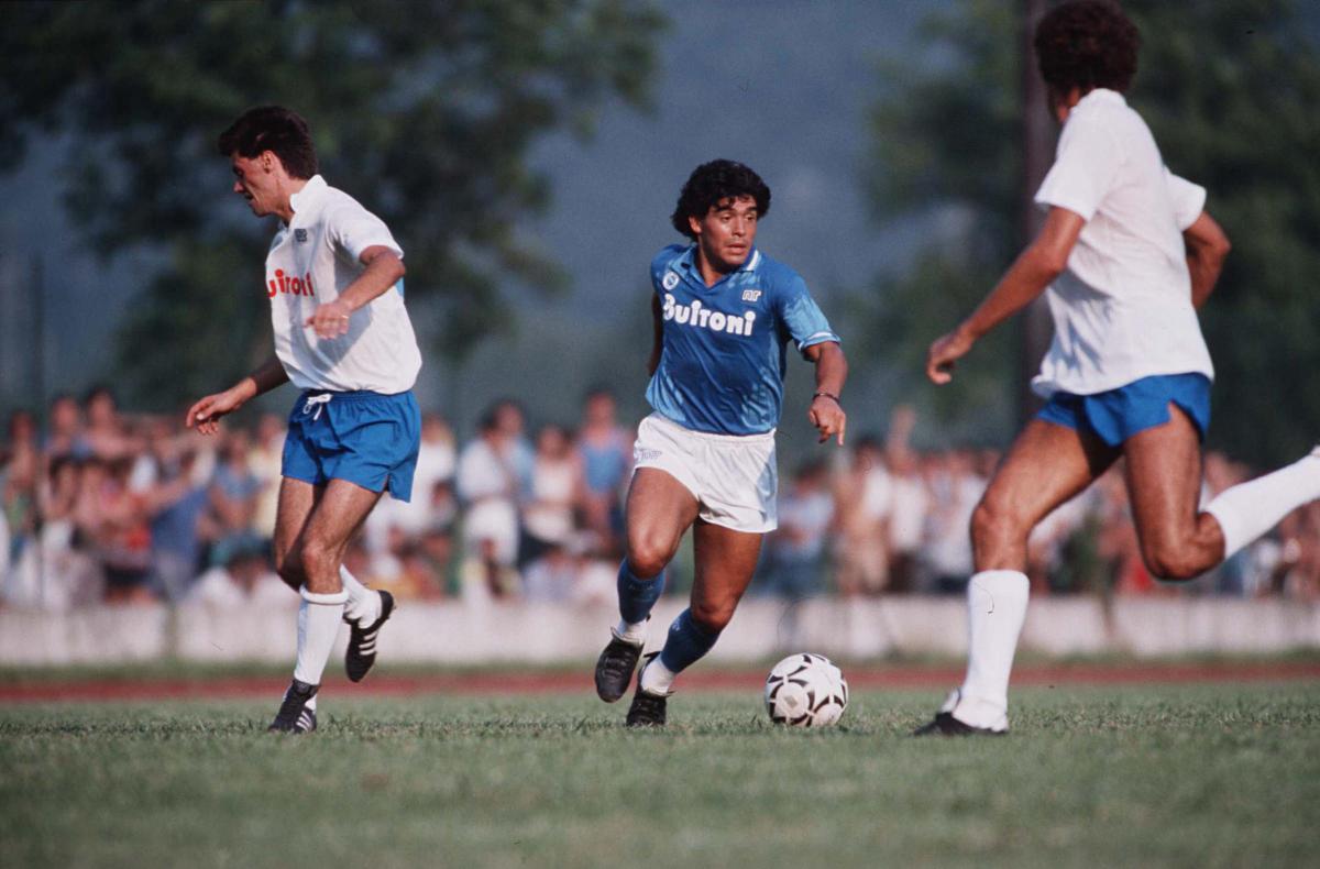 Maradona, morto il fratello Hugo: aveva 52 anni, era rimasto a vivere a Napoli Maradona, morto il fratello Hugo: aveva 52 anni, era rimasto a vivere a Napoli