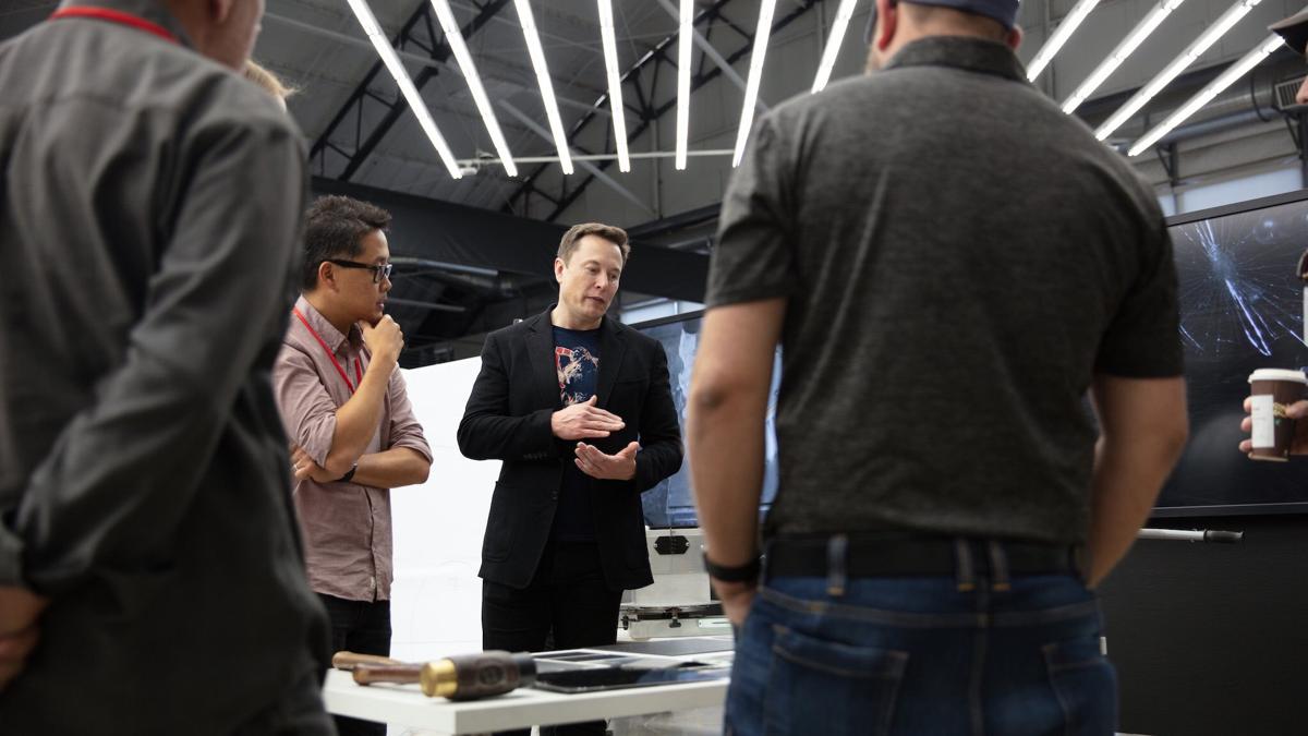 Tesla, Musk incassa un altro miliardo. Verso un milione di vendite nel 2021 Tesla, Musk incassa un altro miliardo. Verso un milione di vendite nel 2021