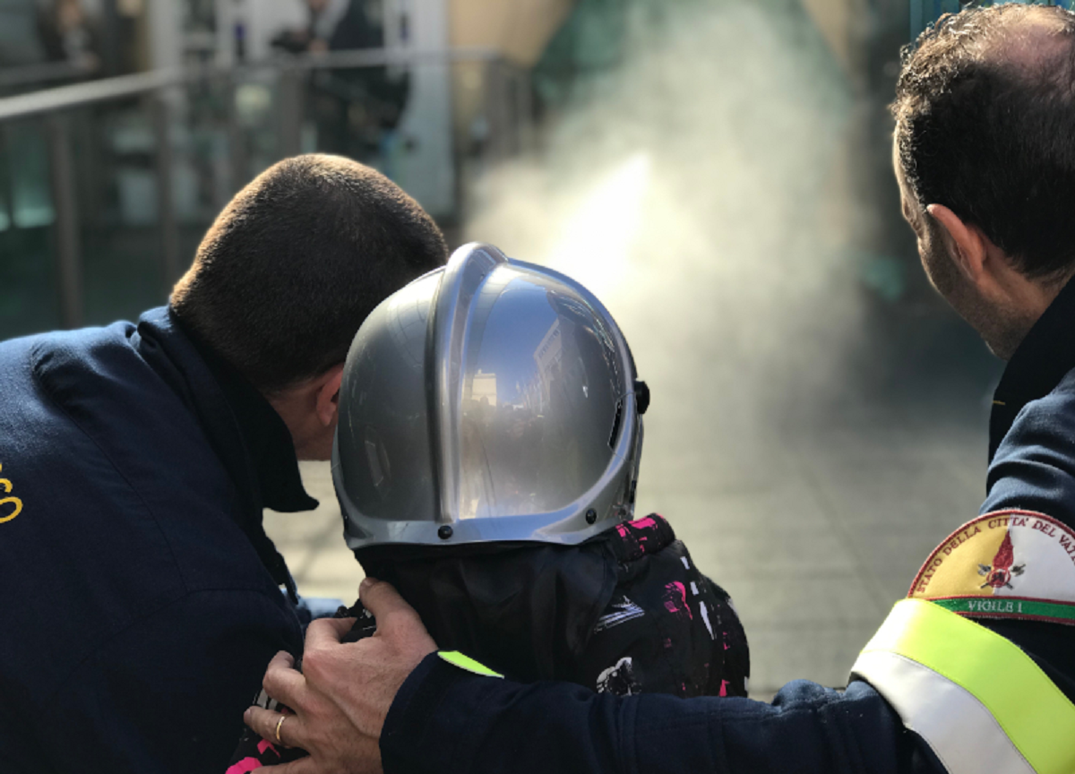 Pistoia, crolla una palazzina: residenti illesi ma ignote le cause Pistoia, crolla una palazzina: residenti illesi ma ignote le cause