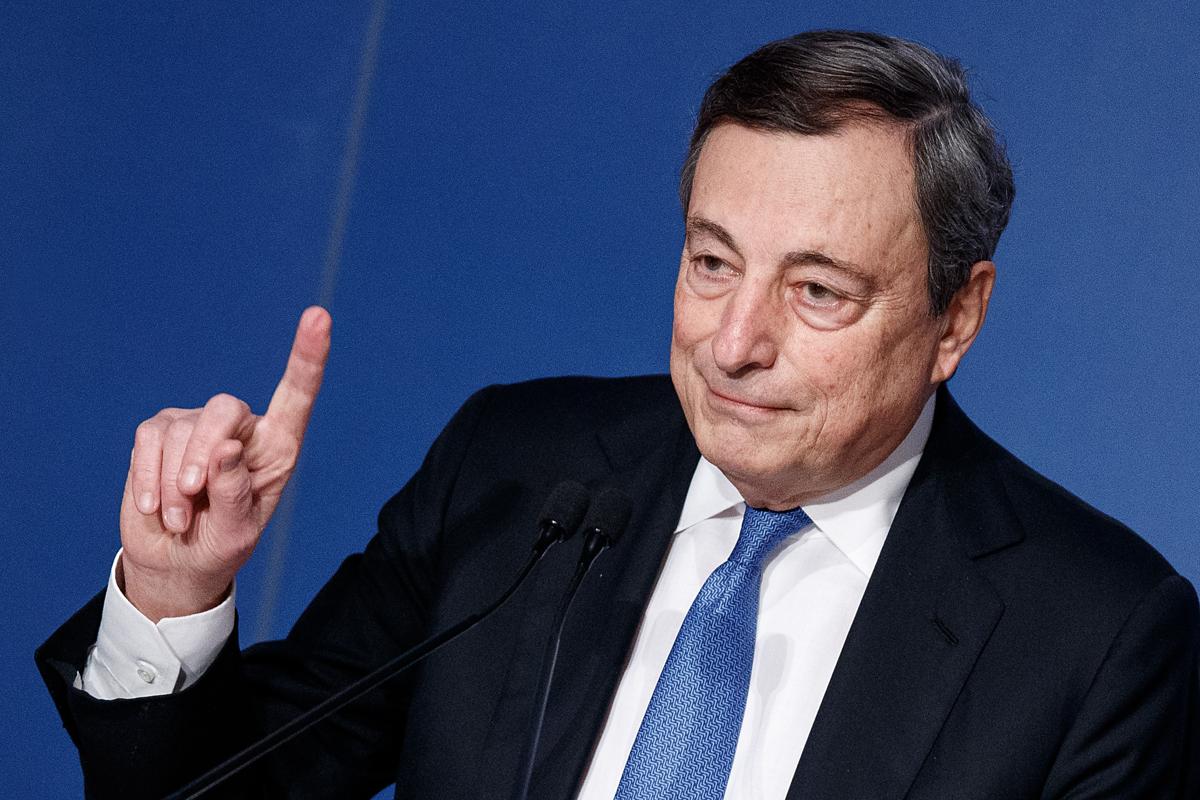 Governo, Draghi avvisa i ministri: “Dal 5 gennaio stop lavoro per i No Vax”