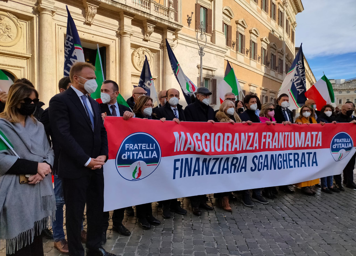 Fdi, Manovra: la lettera a Sergio Mattarella per denunciare la maggioranza Fdi, Manovra: la lettera a Sergio Mattarella per denunciare la maggioranza