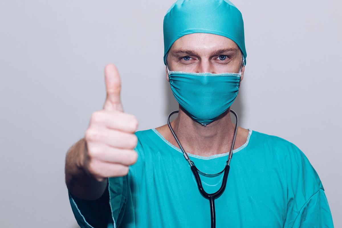 Tumore alla prostata, la nuova terapia che allunga e migliora la vita Tumore alla prostata, la nuova terapia che allunga e migliora la vita