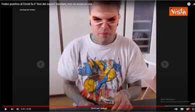 Fedez positivo al Covid fa “test dei sapori” bendato, non ne azzecca una.VIDEO