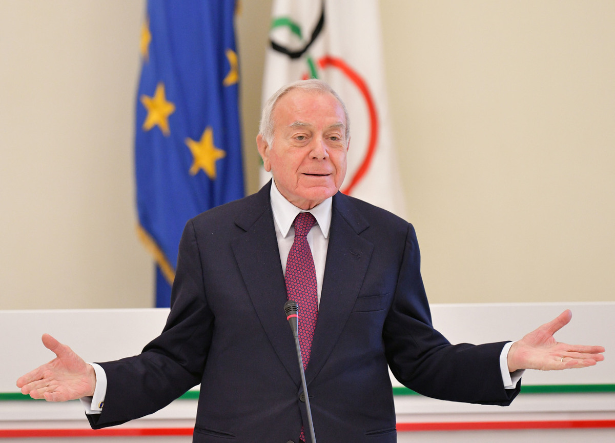 Quirinale, Gianni Letta stoppa Berlusconi: “Così ti bruci. Appoggia Draghi” Quirinale, Gianni Letta stoppa Berlusconi: “Così ti bruci. Appoggia Draghi”