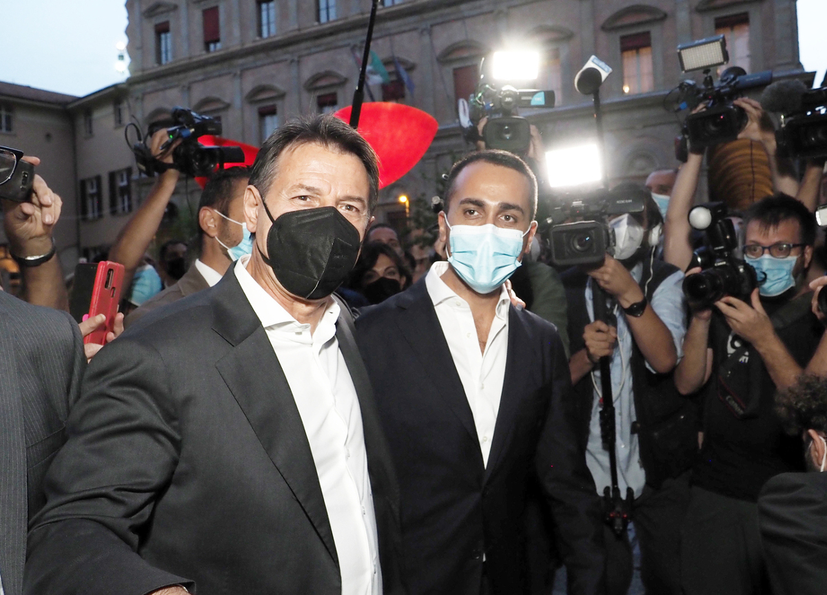 M5s, caos totale. I senatori non si fidano di Conte e…