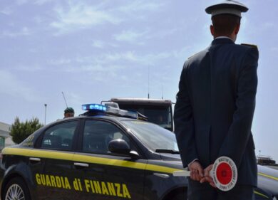 Como: reati tributari e auto-riciclaggio, sequestrati 3 mln fra conti e beni