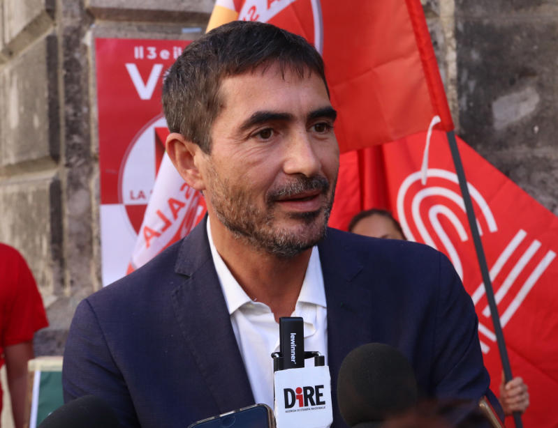 Caos scuola, Fratoianni: “Governo imbarazzante”. Le regioni: “Decida il Cts” Caos scuola, Fratoianni: “Governo imbarazzante”. Le regioni: “Decida il Cts”