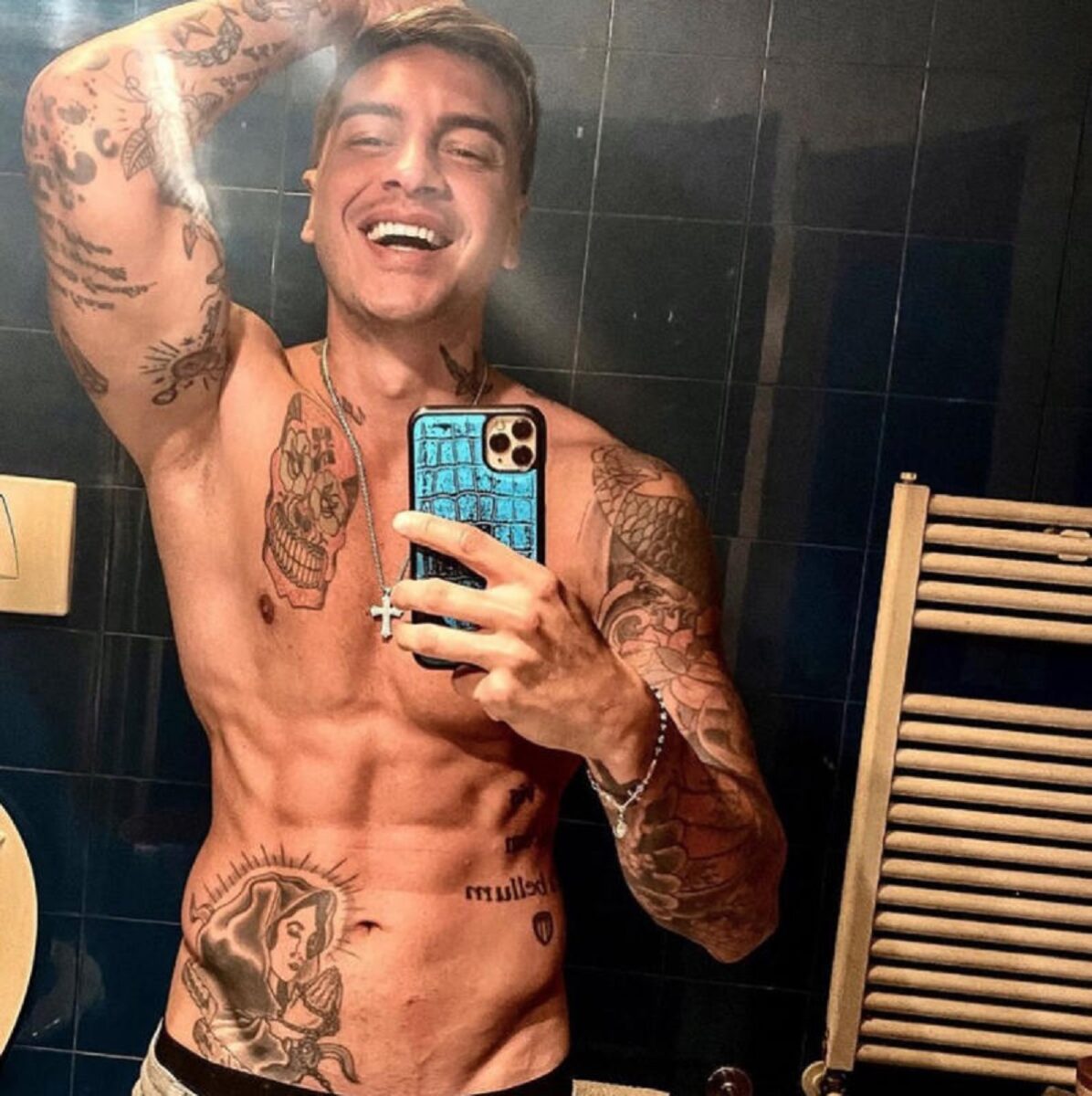 GF Vip 6, rissa sfiorata tra Alex Belli e Alessandro Basciano – VIDEO