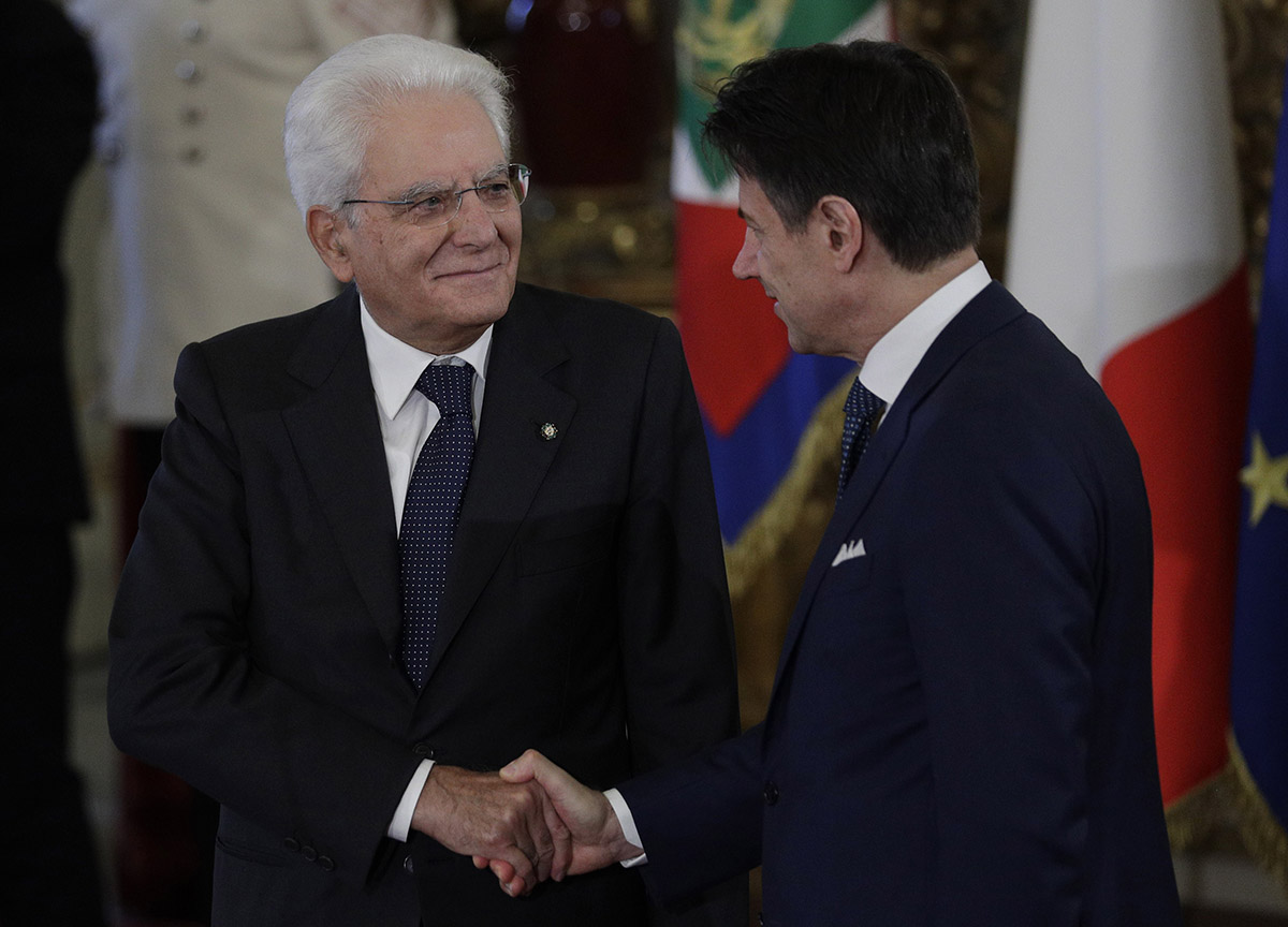 Quirinale, Mattarella bis (impossibile) per silurare Conte. Blitz dei 5 Stelle Quirinale, Mattarella bis (impossibile) per silurare Conte. Blitz dei 5 Stelle