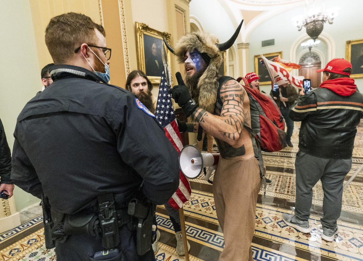 Usa, assalto a Capitol Hill partito dalla Toscana. Lì vive la finanziatrice Usa, assalto a Capitol Hill partito dalla Toscana. Lì vive la finanziatrice