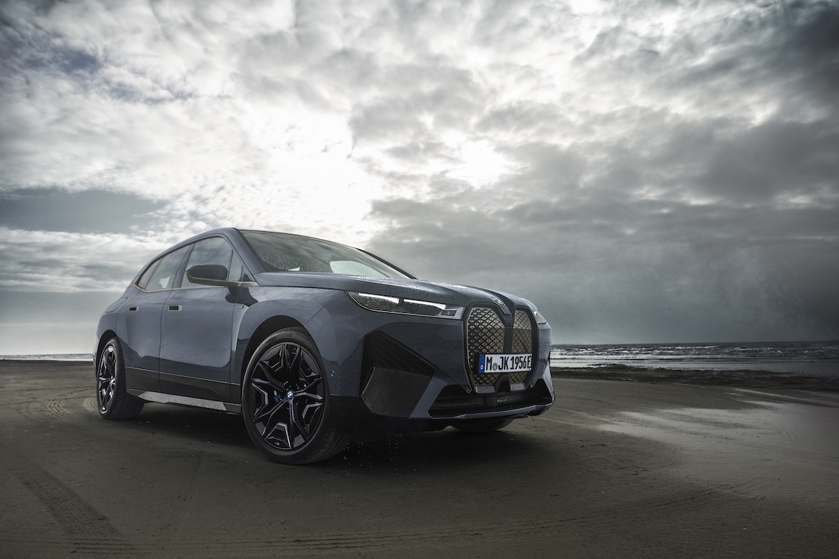 BMW presenta il concept iX M60 BMW presenta il concept iX M60