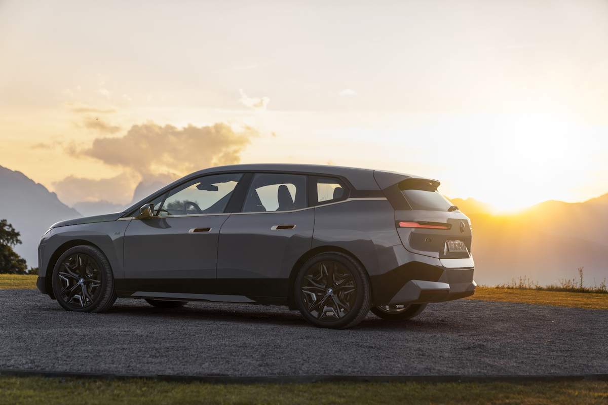 BMW presenta il concept iX M60 BMW presenta il concept iX M60