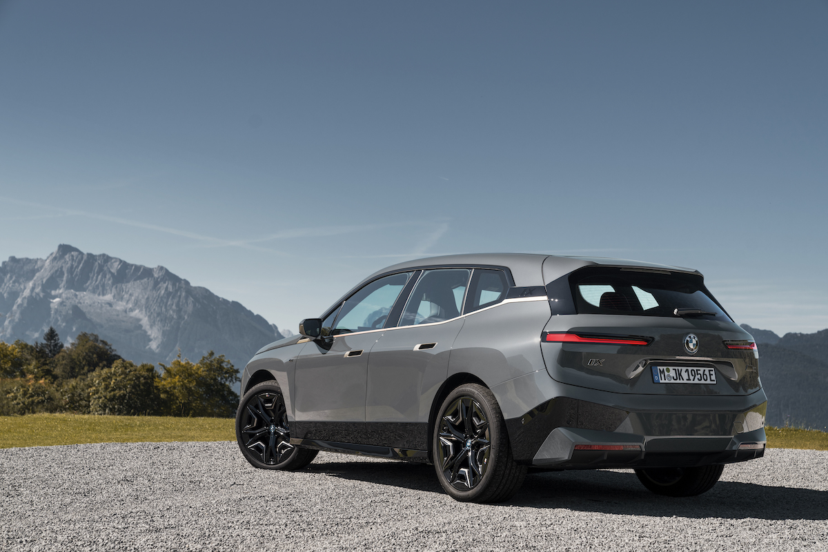 BMW presenta il concept iX M60 BMW presenta il concept iX M60