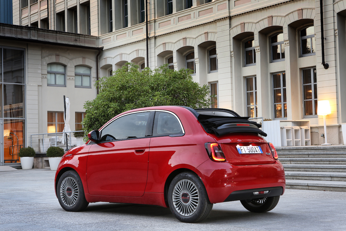 Nuova 500, l’elettrica che piace agli italiani Nuova 500, l’elettrica che piace agli italiani