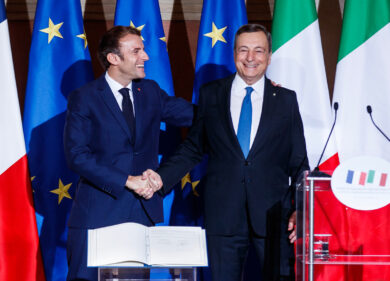 Macron entra nella campagna del Colle. “Una fortuna avere Mattarella e Draghi”