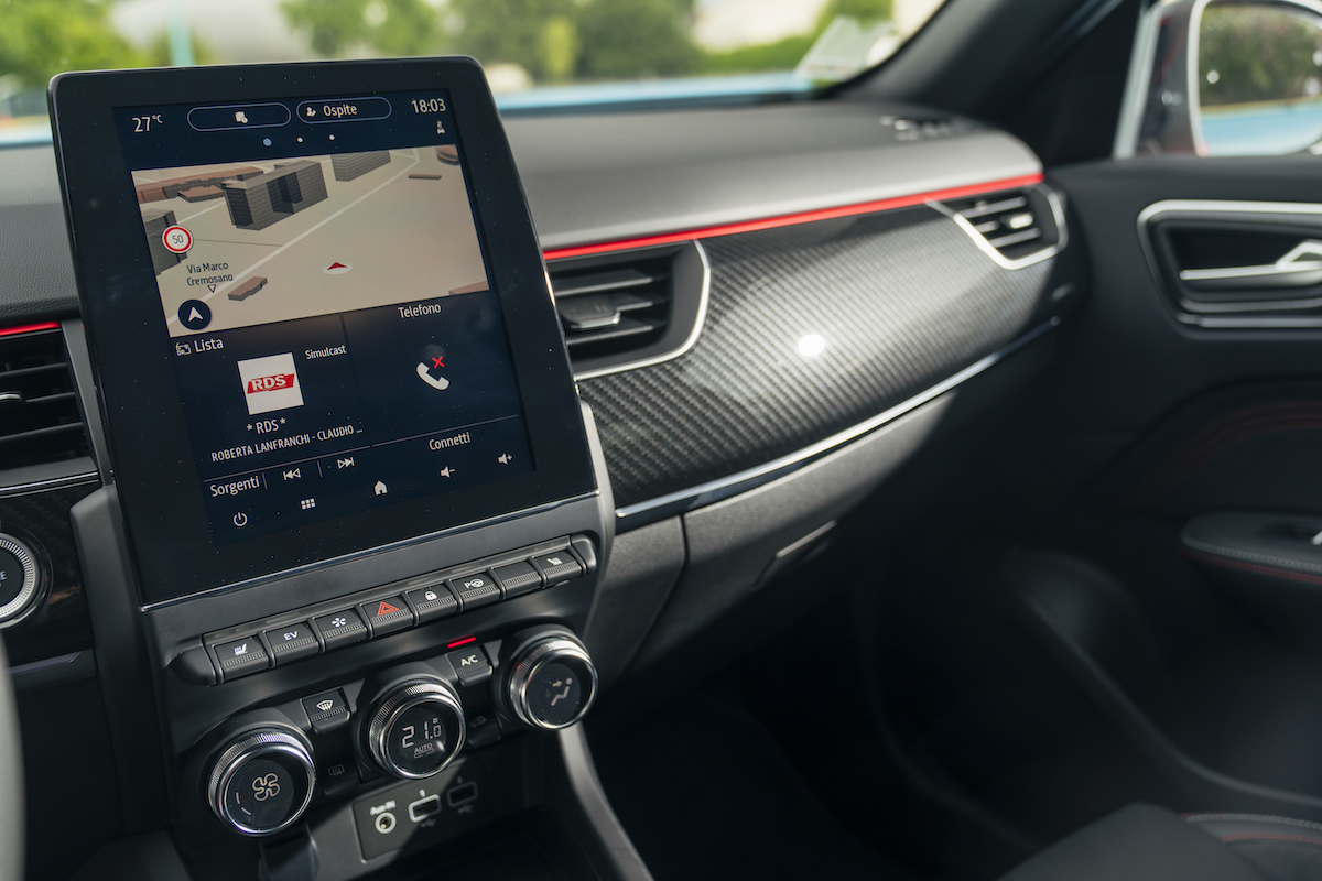 Renault Arkana: un po’ SUV in po’ coupé ma soprattutto ibrida