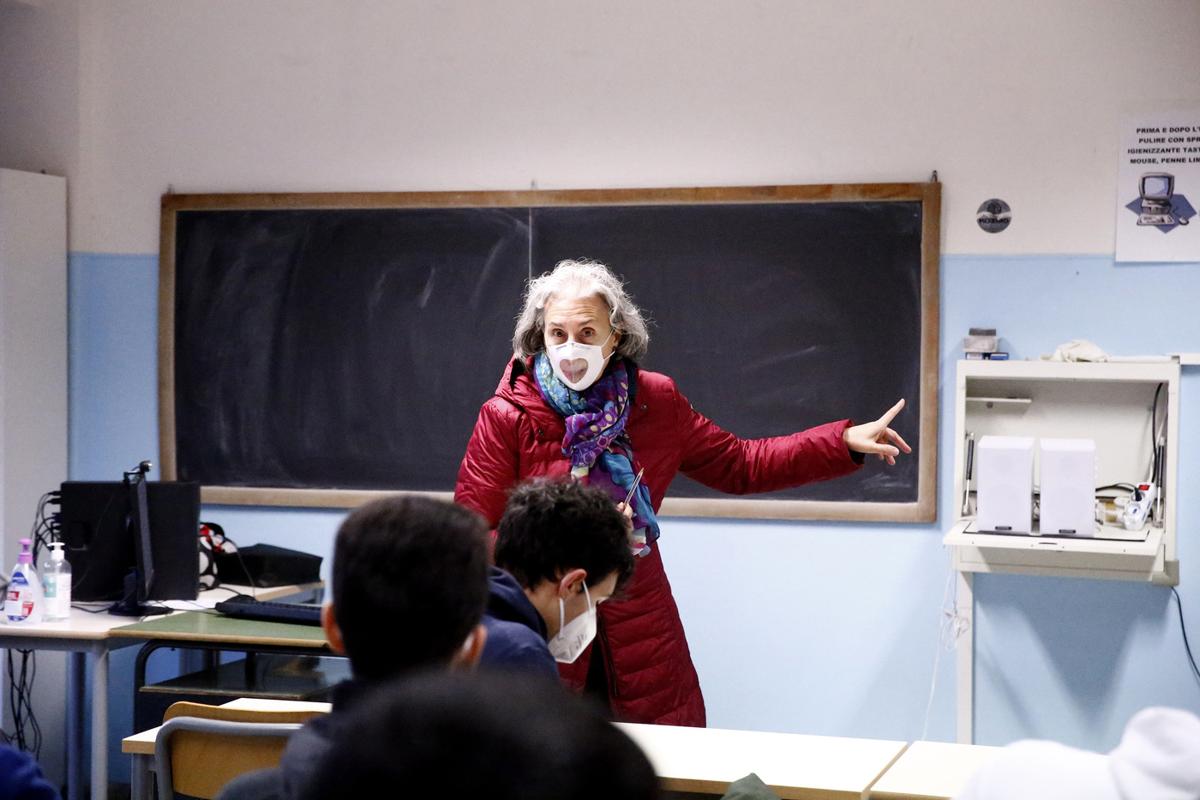 Cartabellotta (Gimbe): “A breve 3 milioni di positivi. La scuola? Un errore” Cartabellotta (Gimbe): “A breve 3 milioni di positivi. La scuola? Un errore”