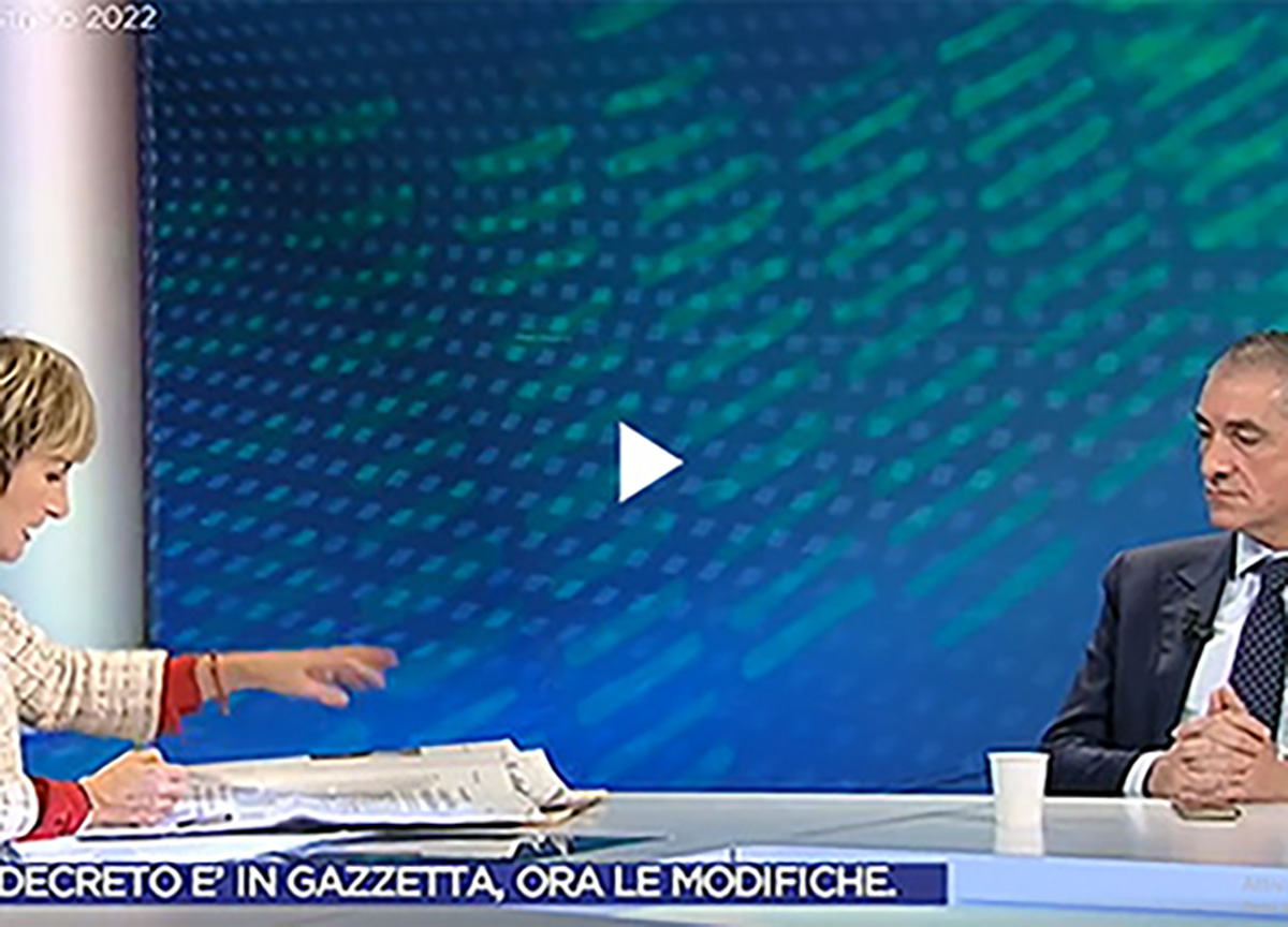 Galleria foto 'Multa ai No Vax, “non ha letto il Decreto?”: Gaffe del sottosegretario Costa' - foto 1