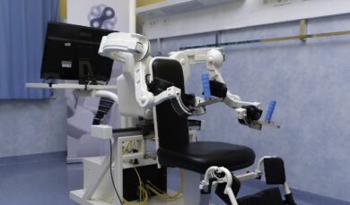 Ictus, il robot Alex del San Raffaele restituisce la capacità di movimento