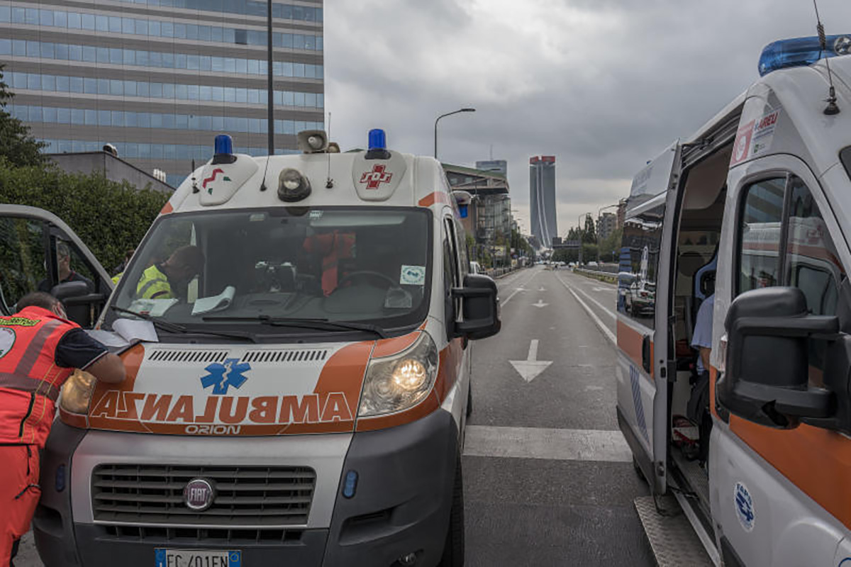 Milano, grave operaio schiacciato da cassaforte in banca Milano, grave operaio schiacciato da cassaforte in banca