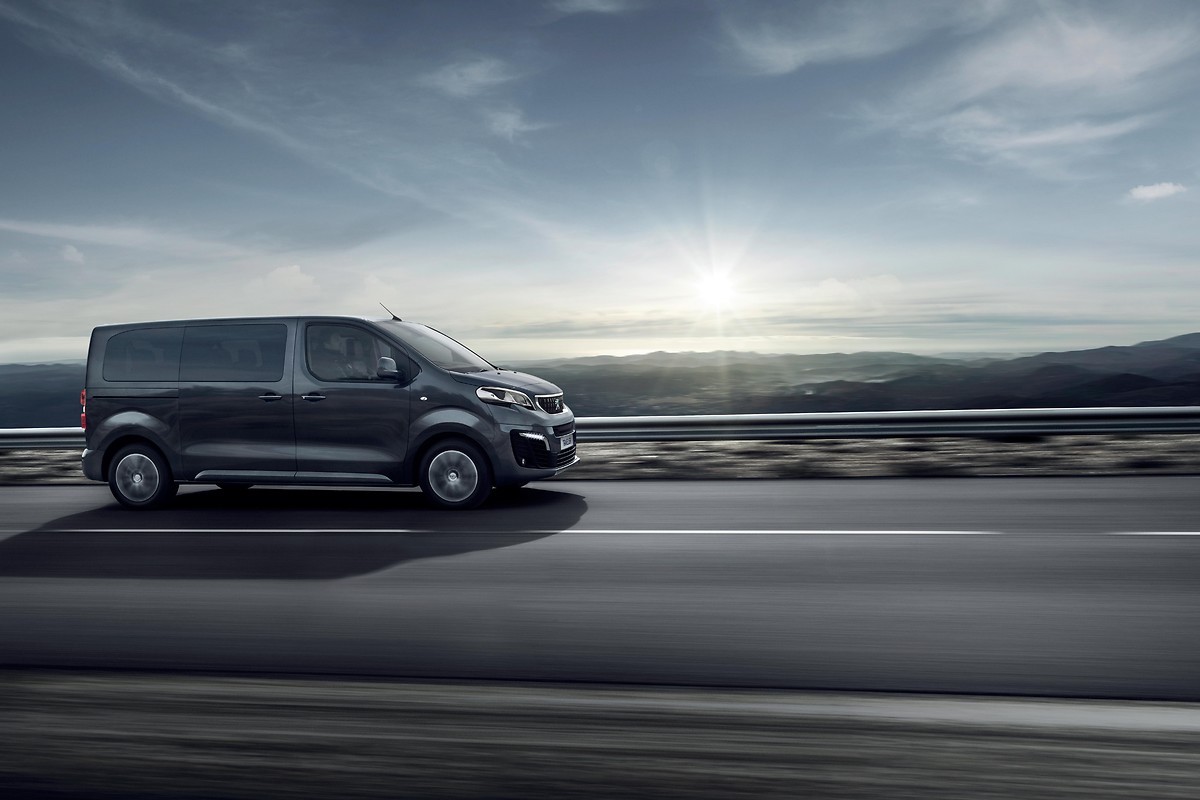 Peugeot Rifter & Traveller, solo versioni elettriche addio al motore termico