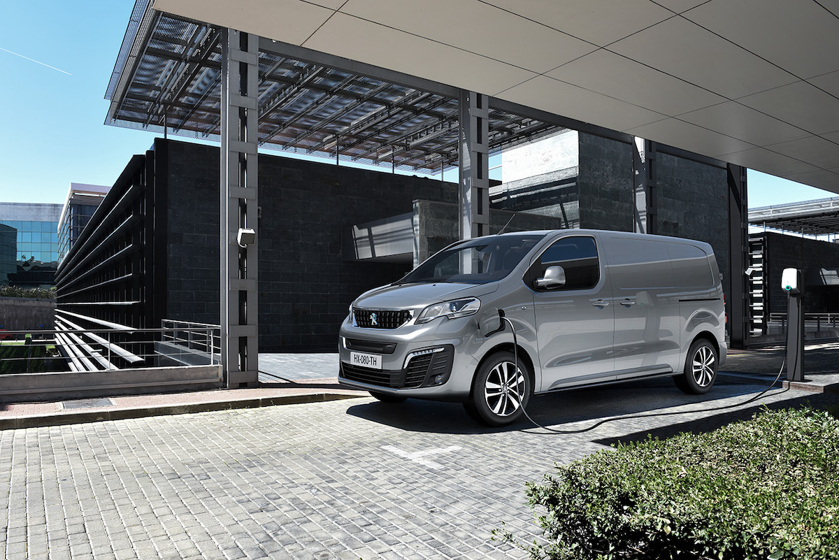 Peugeot Rifter & Traveller, solo versioni elettriche addio al motore termico