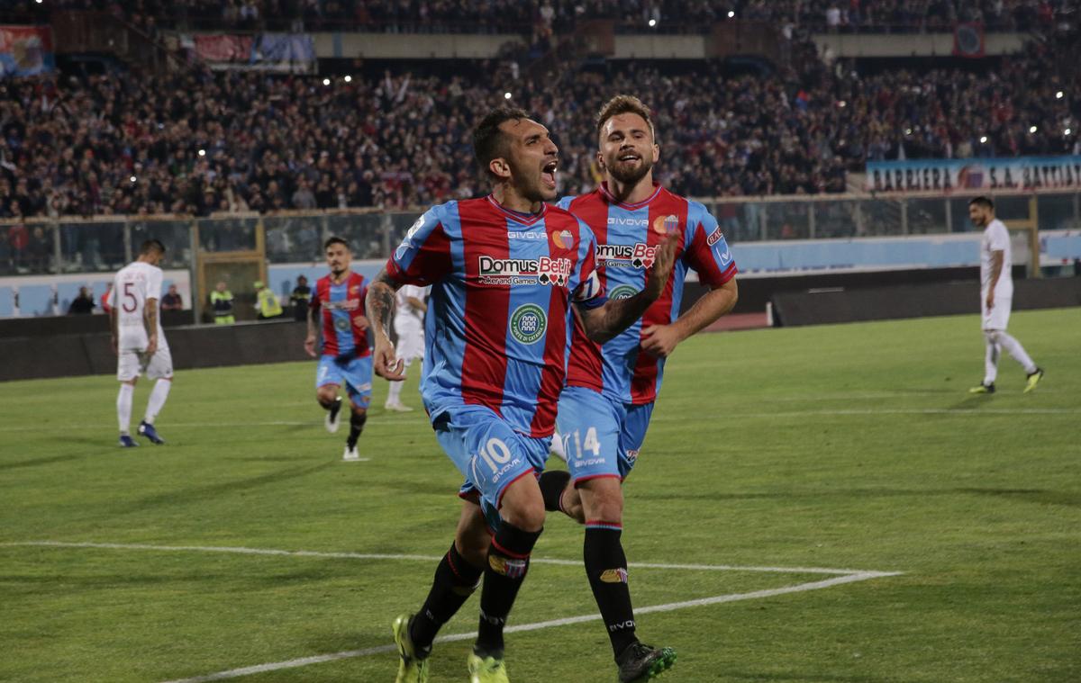 Catania, aperta l’asta: servono almeno 4 milioni per salvare il club siciliano Catania, aperta l’asta: servono almeno 4 milioni per salvare il club siciliano