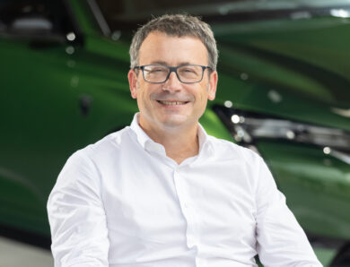 Thierry Lonziano alla guida Peugeot Italia