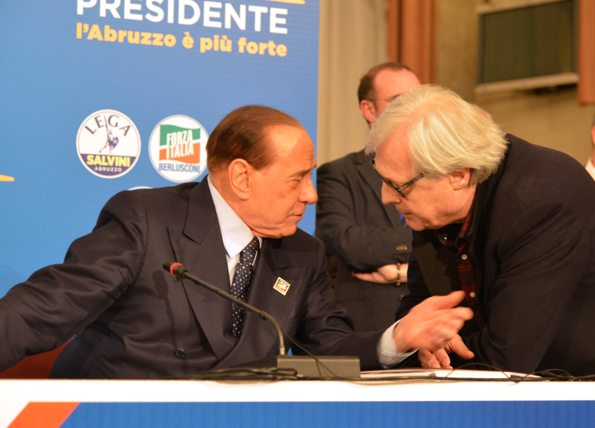 Quirinale, Sgarbi segretario di Berlusconi. “Chiamo i peones e glieli passo” Quirinale, Sgarbi segretario di Berlusconi. “Chiamo i peones e glieli passo”