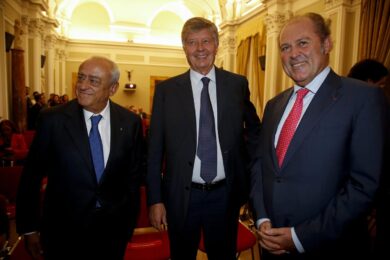 Generali, Calta lascia il board. Rebus Allianz nella battaglia di Trieste