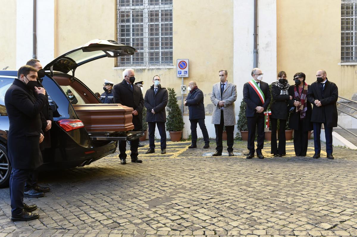 Sassoli, camera ardente in Campidoglio: da Mattarella a Draghi l’ultimo saluto Sassoli, camera ardente in Campidoglio: da Mattarella a Draghi l’ultimo saluto