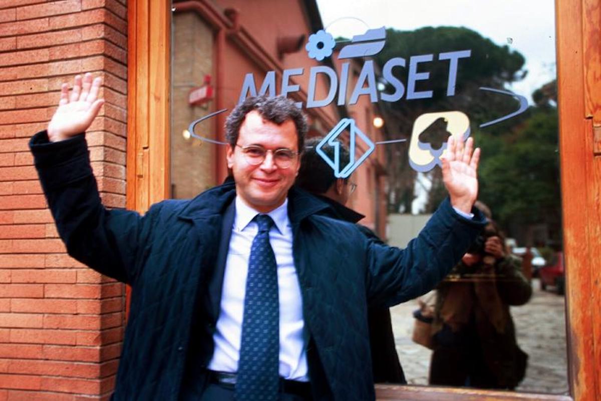 Tg5 compie 30 anni, Mentana: “Come un figlio, ma è bene staccarsi” Tg5 compie 30 anni, Mentana: “Come un figlio, ma è bene staccarsi”