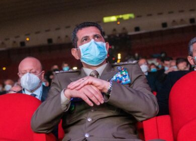 Scuola, mascherine Ffp2 obbligatorie. Ma Figliuolo ha sbagliato i conti