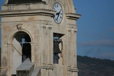 A Dolina (Trieste) guerra delle campane: vietate. Vescovo vs Procura