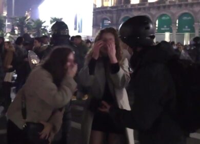 Violenze di Capodanno, la testimone: “La ragazza era nuda per terra”