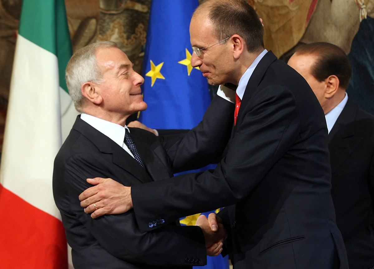 Quirinale, asse tra zio e nipote Letta: il piano è portare Draghi al Colle Quirinale, asse tra zio e nipote Letta: il piano è portare Draghi al Colle