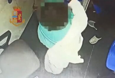 Infermiera arrestata a Palermo, fingeva di vaccinare No Vax. VIDEO