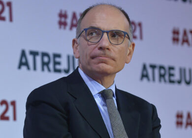 Quirinale, il Pd non fa nomi? Aspetta il flop di Silvio ed evita la conta