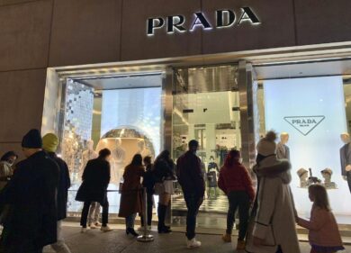 Prada, crescita record: +41% sul 2020. Il canale retail fa volare gli incassi