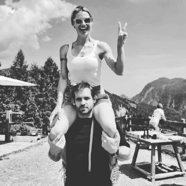 Michelle Hunziker e Tomaso Trussardi si separano dopo 10 anni. L’annuncio Michelle Hunziker e Tomaso Trussardi si separano dopo 10 anni. L’annuncio