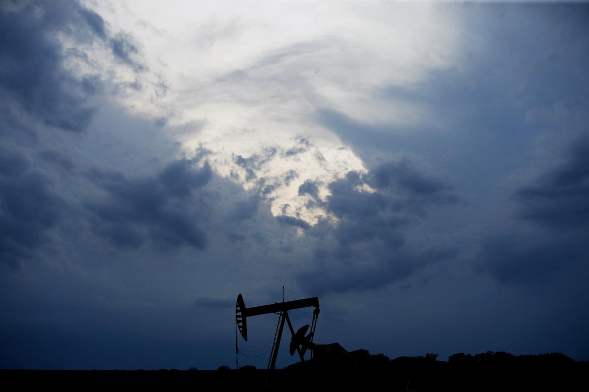 Petrolio, continua la corsa dei prezzi: il Brent raggiunge il massimo dal 2014 Petrolio, continua la corsa dei prezzi: il Brent raggiunge il massimo dal 2014