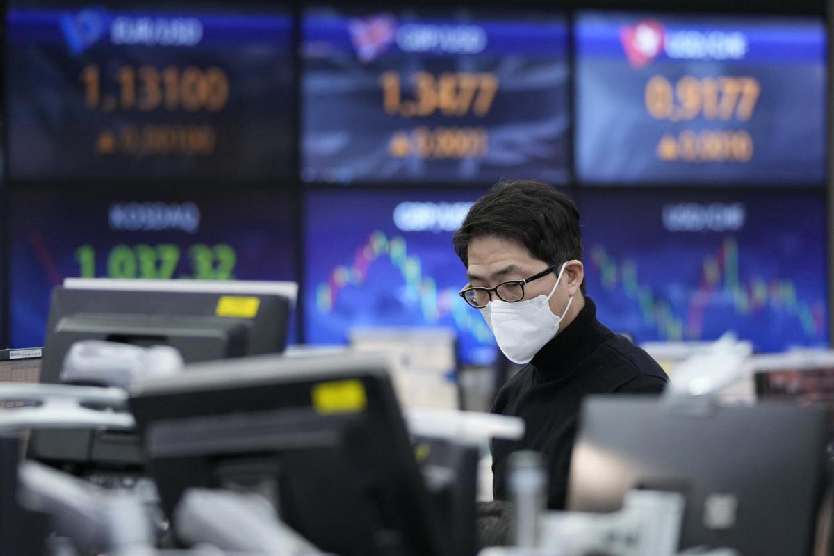 Borsa, l’Ue rialza la testa grazie al lusso. Milano resta debole, vola Moncler Borsa, l’Ue rialza la testa grazie al lusso. Milano resta debole, vola Moncler