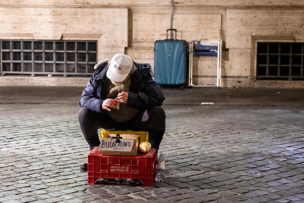 Roma muore di Covid: l’economia del turismo è a zero. Non c’è più lavoro Roma muore di Covid: l’economia del turismo è a zero. Non c’è più lavoro