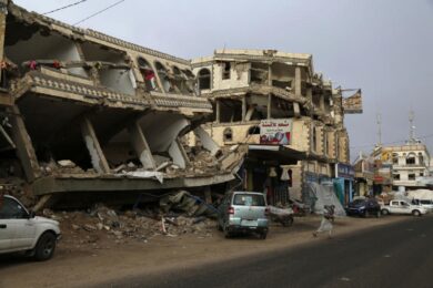 Yemen, l’Oxfam denuncia: “Ancora civili e bimbi uccisi sotto le bombe”