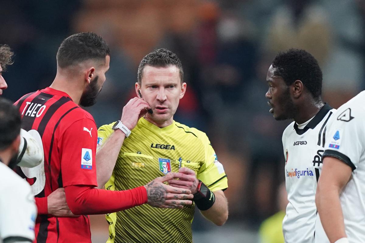 Galleria foto 'Milan-Spezia, Codacons insiste: “Va ripetuta per 2 ragioni”. E alla Figc…' - foto 1